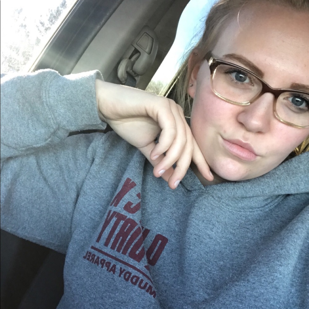 Meet your Posher, Hannah